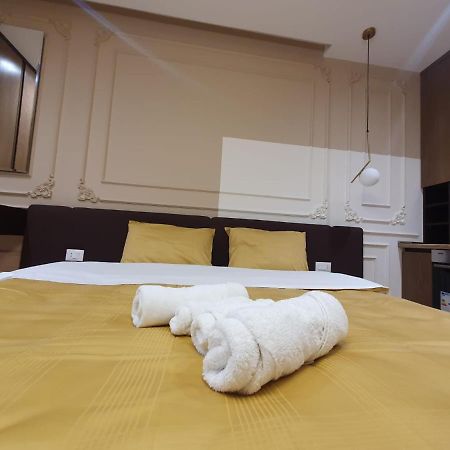 #New Luxury Apartment ティラナ エクステリア 写真