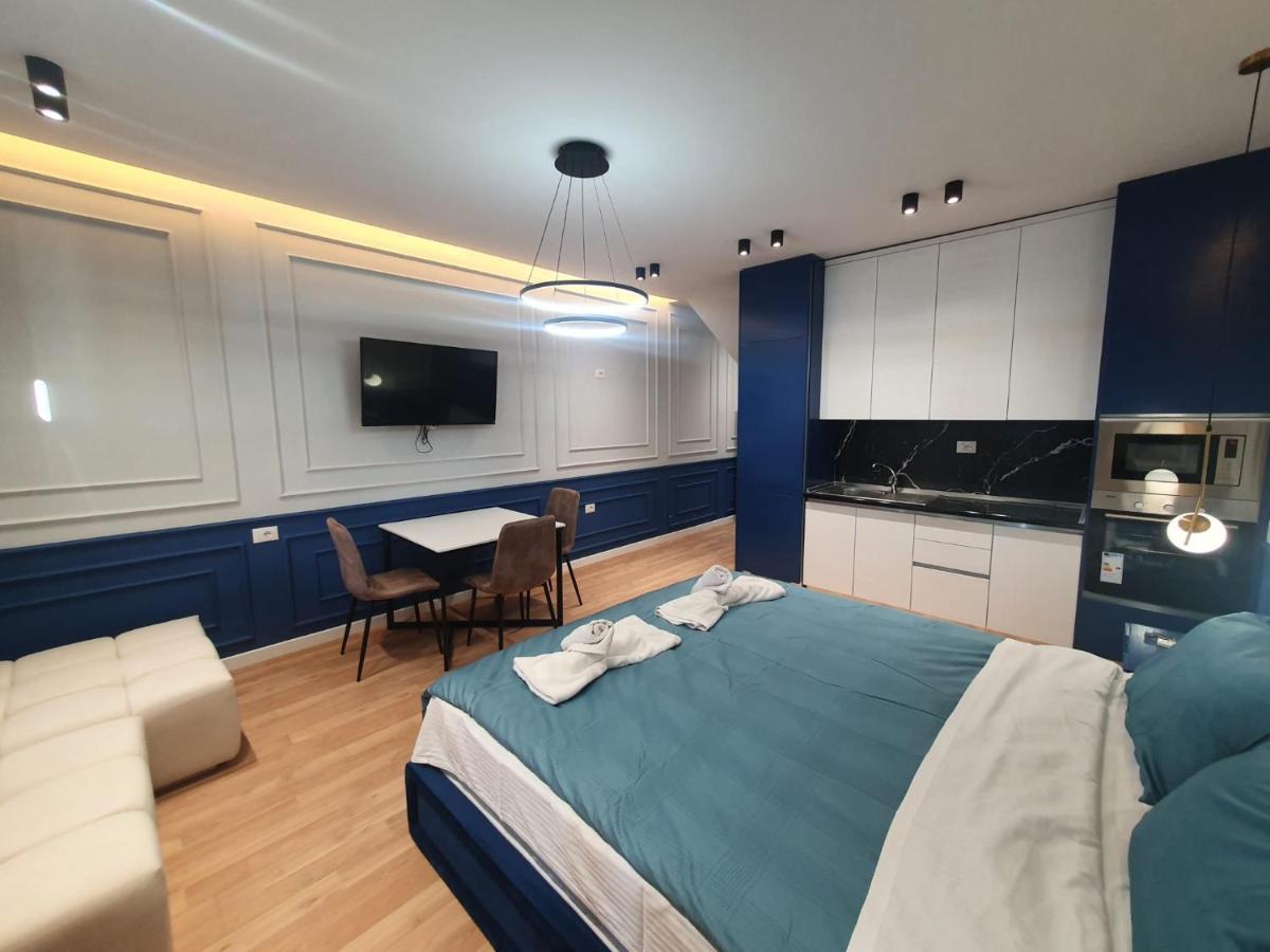 #New Luxury Apartment ティラナ エクステリア 写真