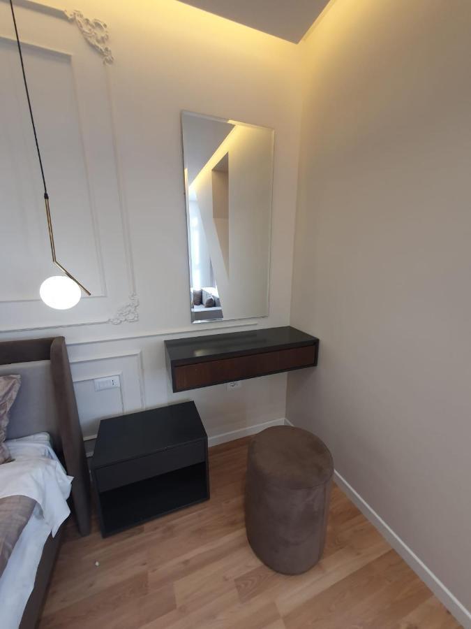 #New Luxury Apartment ティラナ エクステリア 写真
