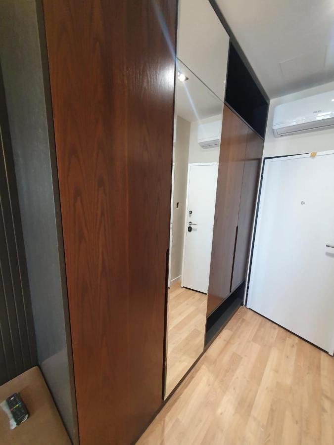 #New Luxury Apartment ティラナ エクステリア 写真