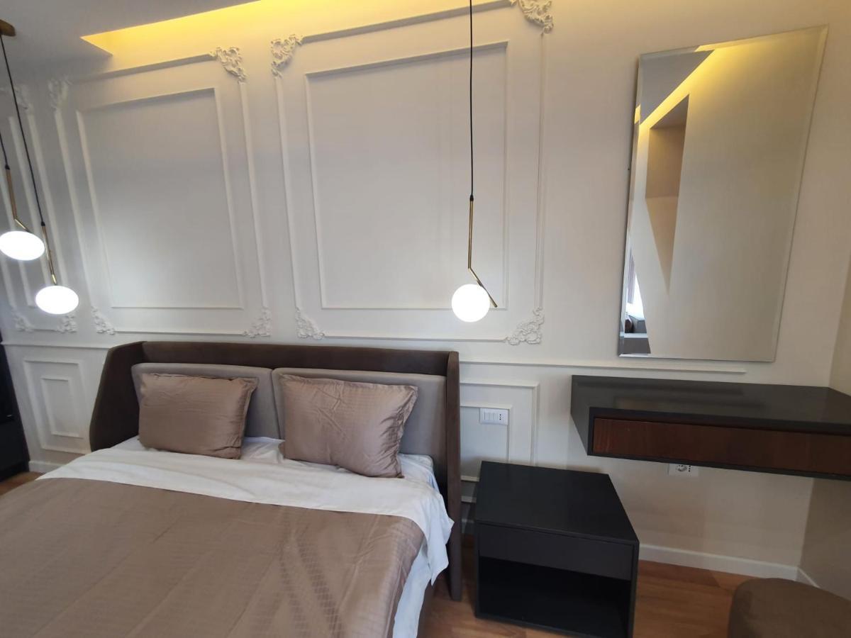 #New Luxury Apartment ティラナ エクステリア 写真