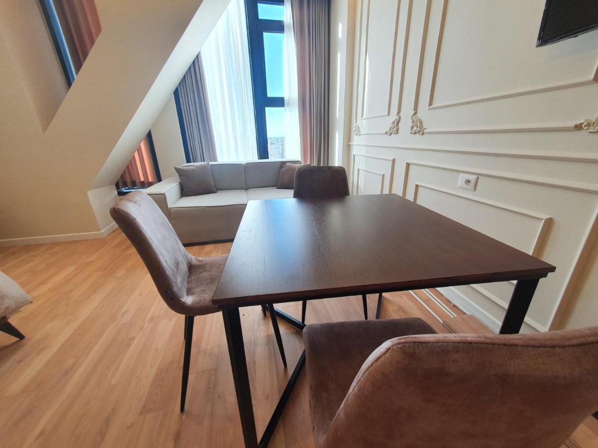 #New Luxury Apartment ティラナ エクステリア 写真