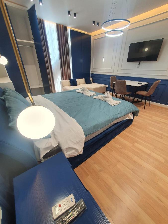 #New Luxury Apartment ティラナ エクステリア 写真