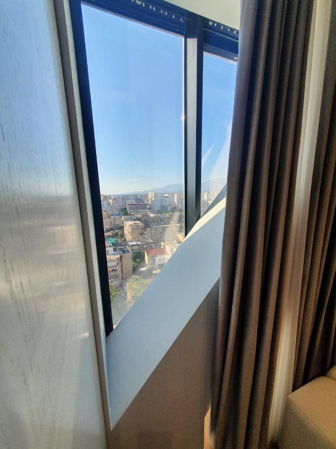 #New Luxury Apartment ティラナ エクステリア 写真
