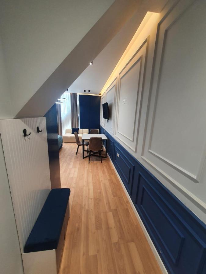 #New Luxury Apartment ティラナ エクステリア 写真