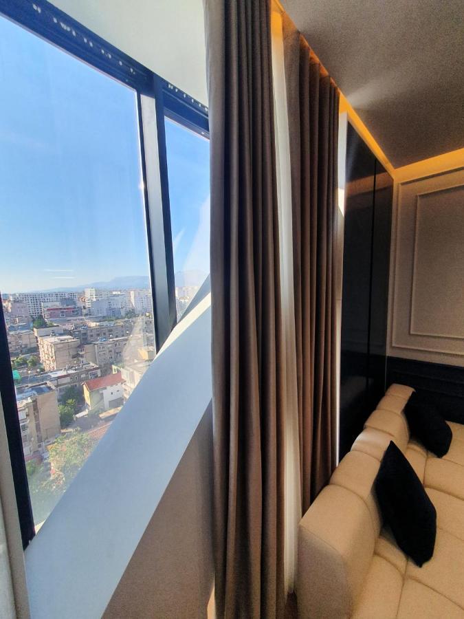 #New Luxury Apartment ティラナ エクステリア 写真
