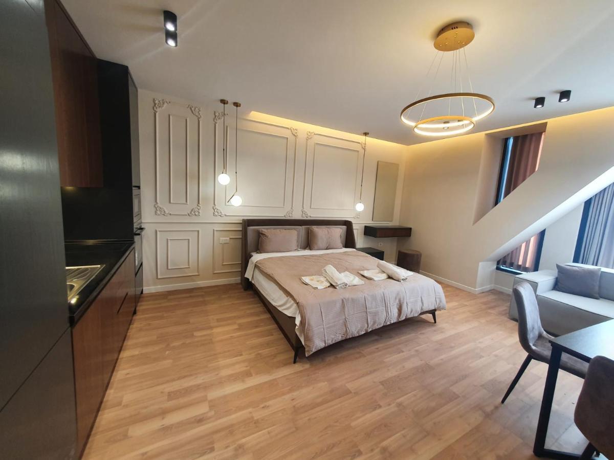 #New Luxury Apartment ティラナ エクステリア 写真