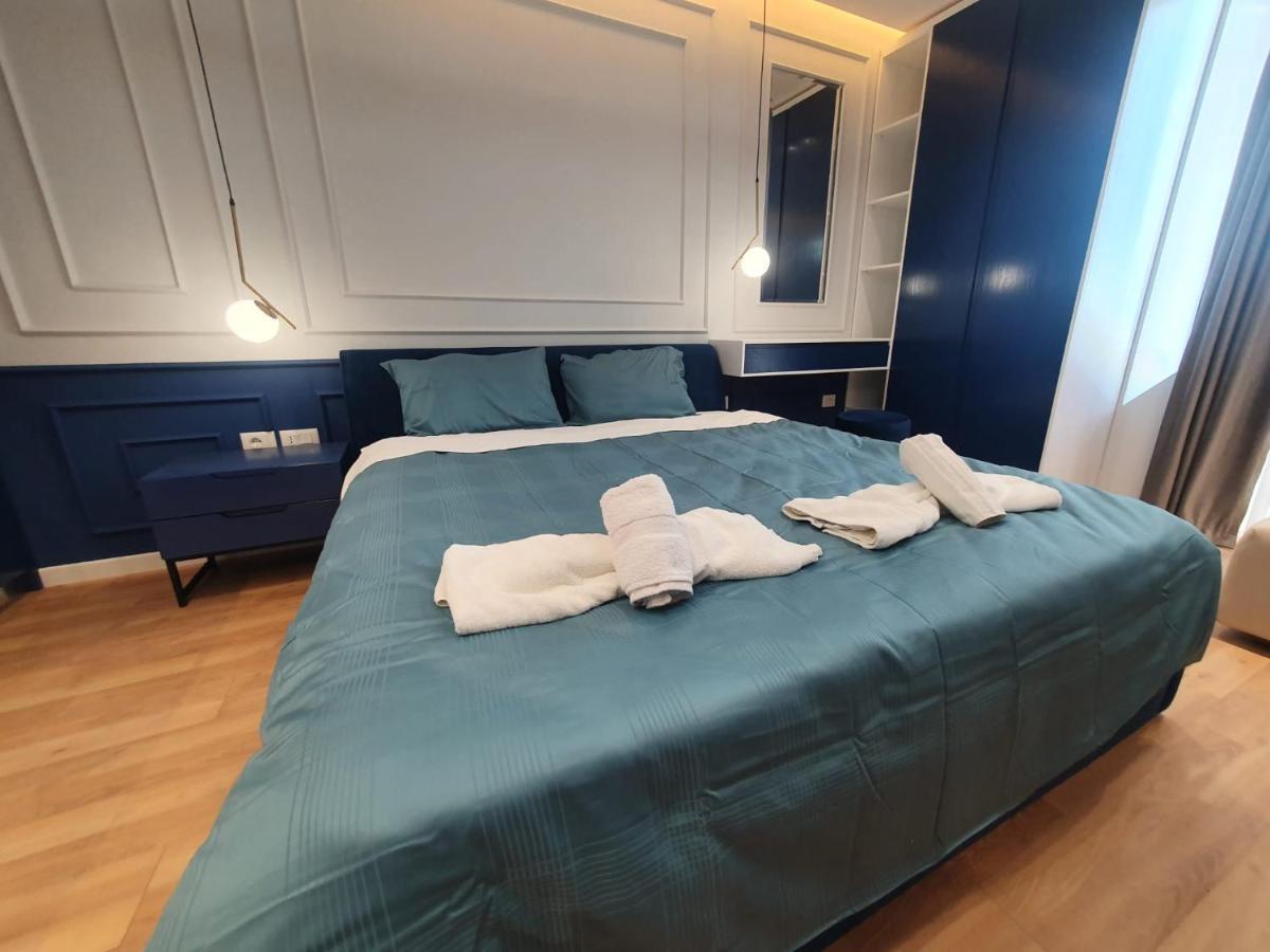 #New Luxury Apartment ティラナ エクステリア 写真