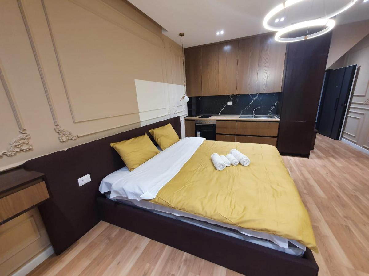 #New Luxury Apartment ティラナ エクステリア 写真