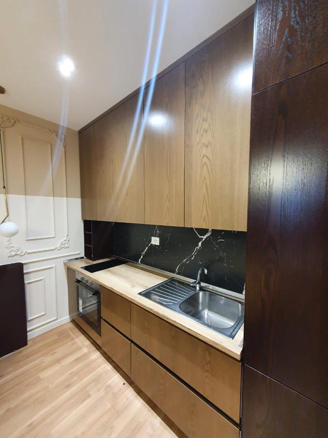 #New Luxury Apartment ティラナ エクステリア 写真