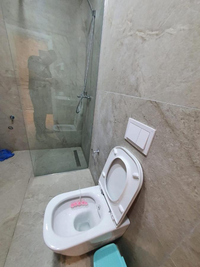 #New Luxury Apartment ティラナ エクステリア 写真