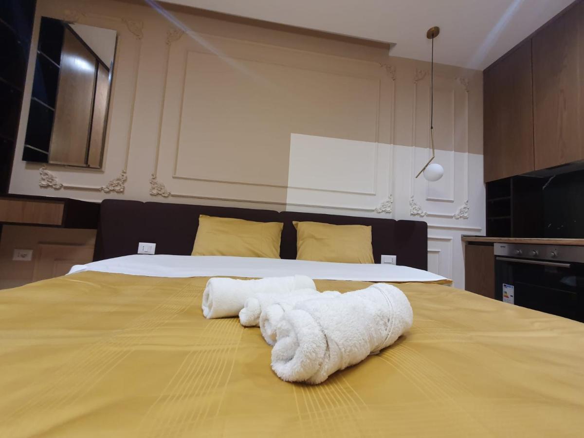 #New Luxury Apartment ティラナ エクステリア 写真
